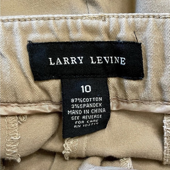 LARRY LEVINE, WOMENS BERMUDA SHORTS IN KHAKI COLOR. SIZE 10 - Picture 3 of 3